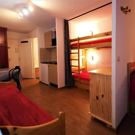 Apartment 4 Pers Skis Aux Pieds, Proche Commerces Et Bus - Fr-1-545-39 *